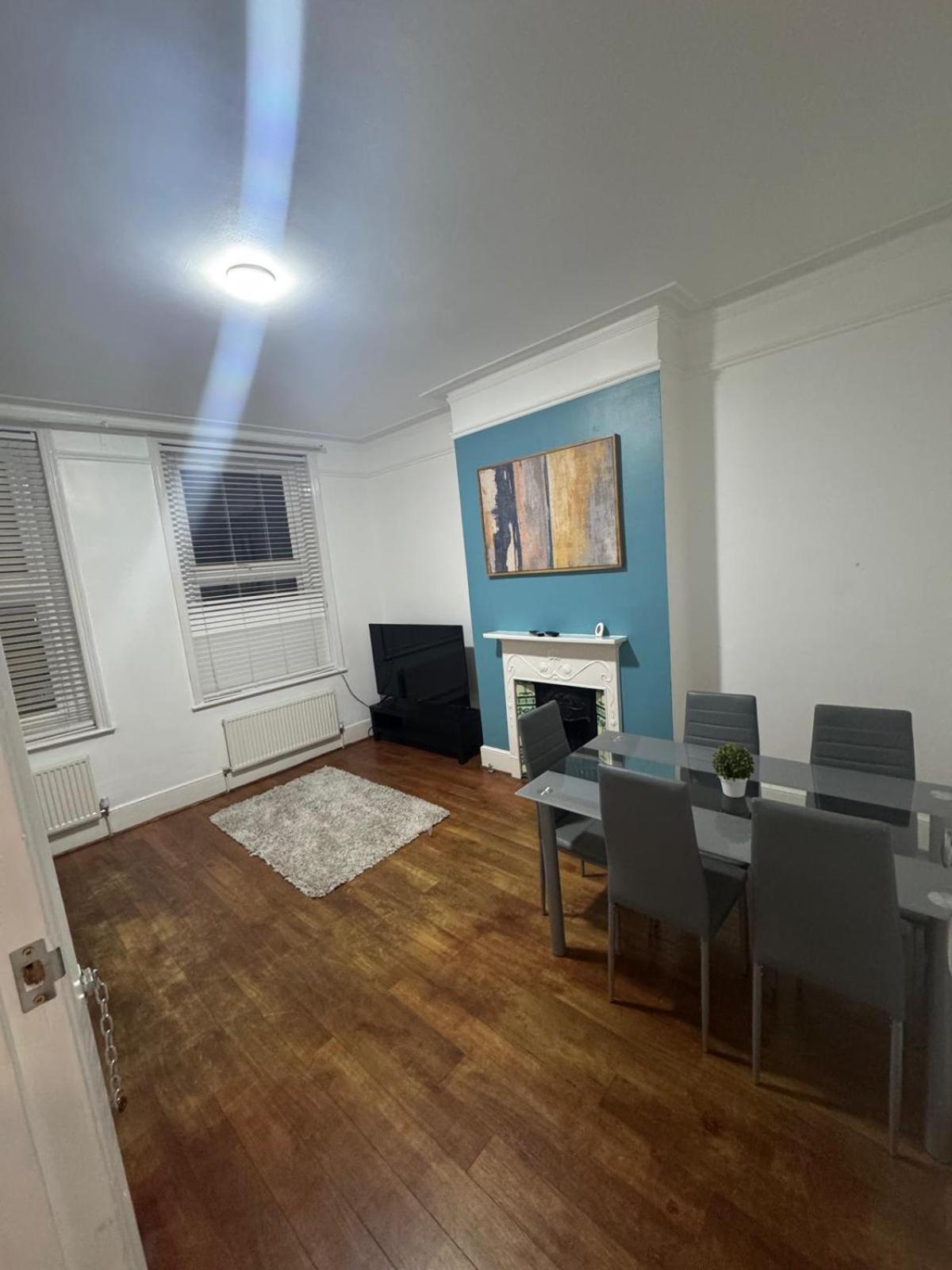 Cricklewood Broadway Guest Home 伦敦 外观 照片