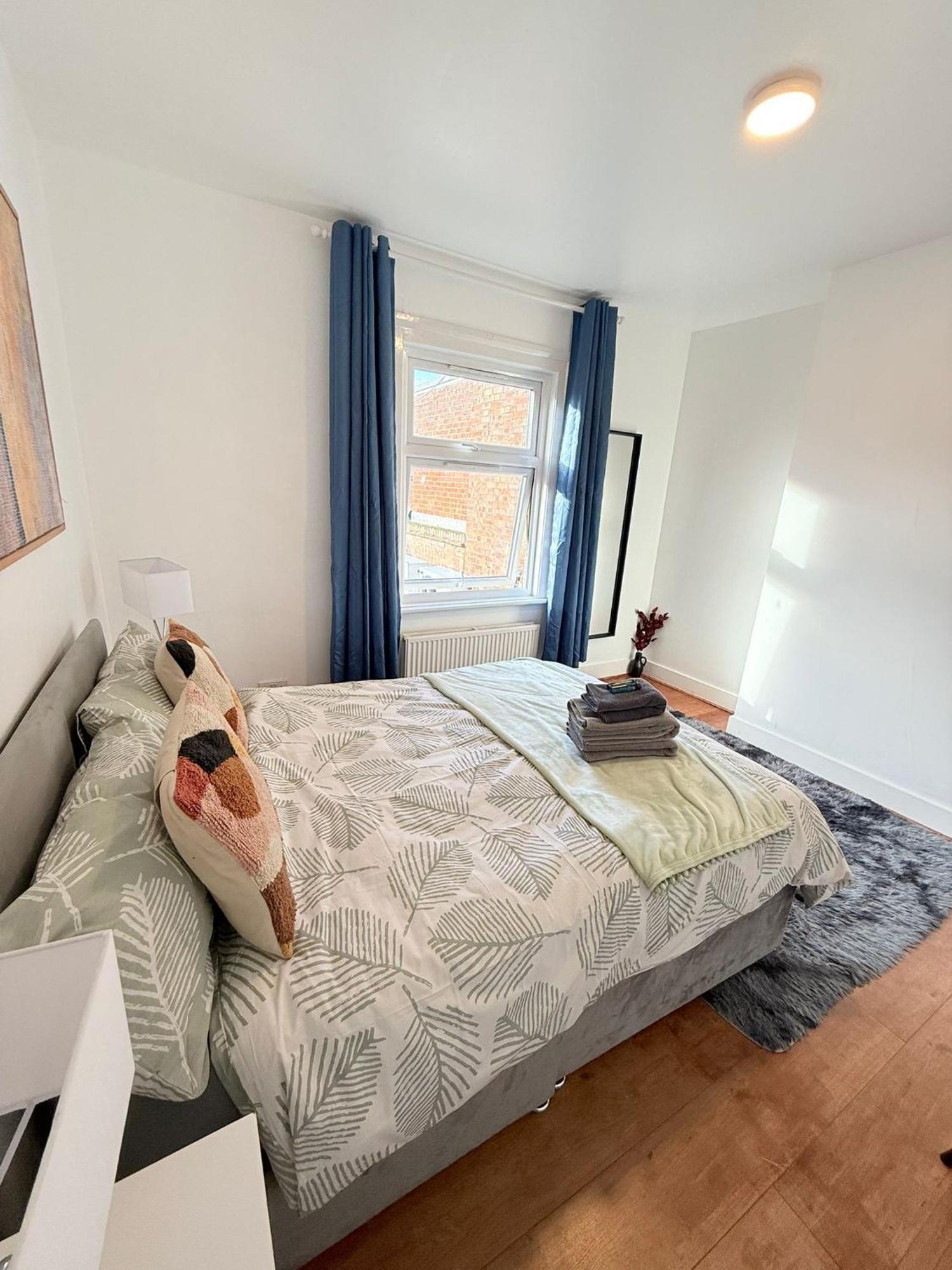 Cricklewood Broadway Guest Home 伦敦 外观 照片