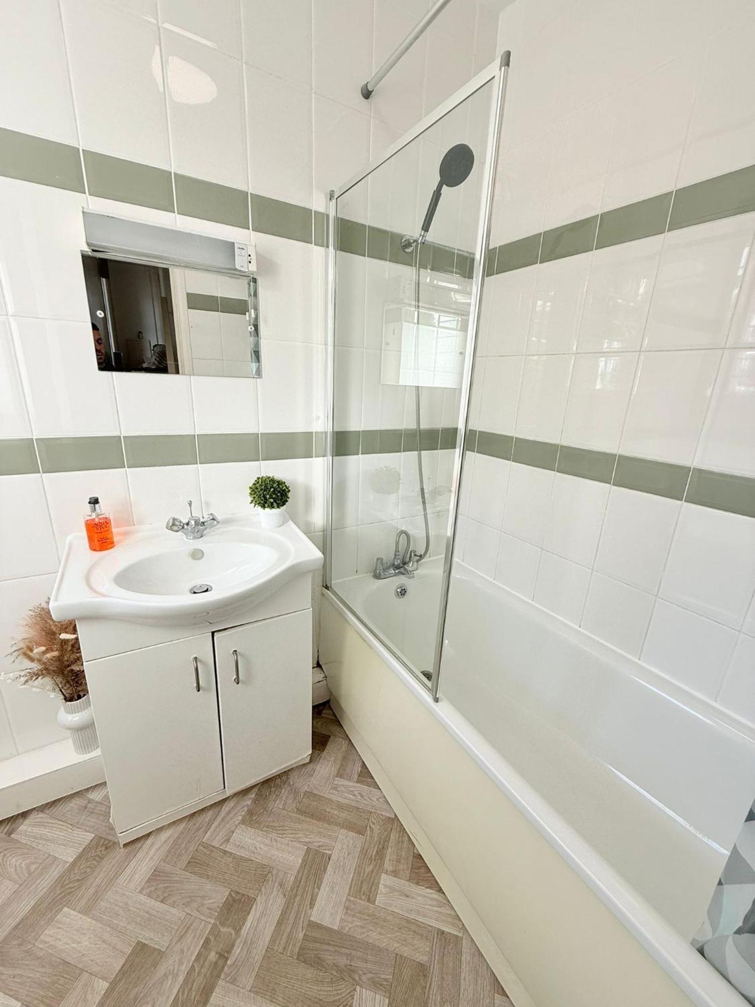 Cricklewood Broadway Guest Home 伦敦 外观 照片